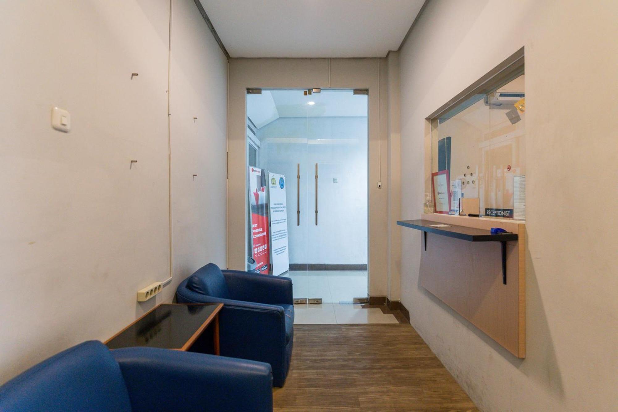 Reddoorz Plus Syariah Near Mall Pondok Indah Jakarta Exteriér fotografie