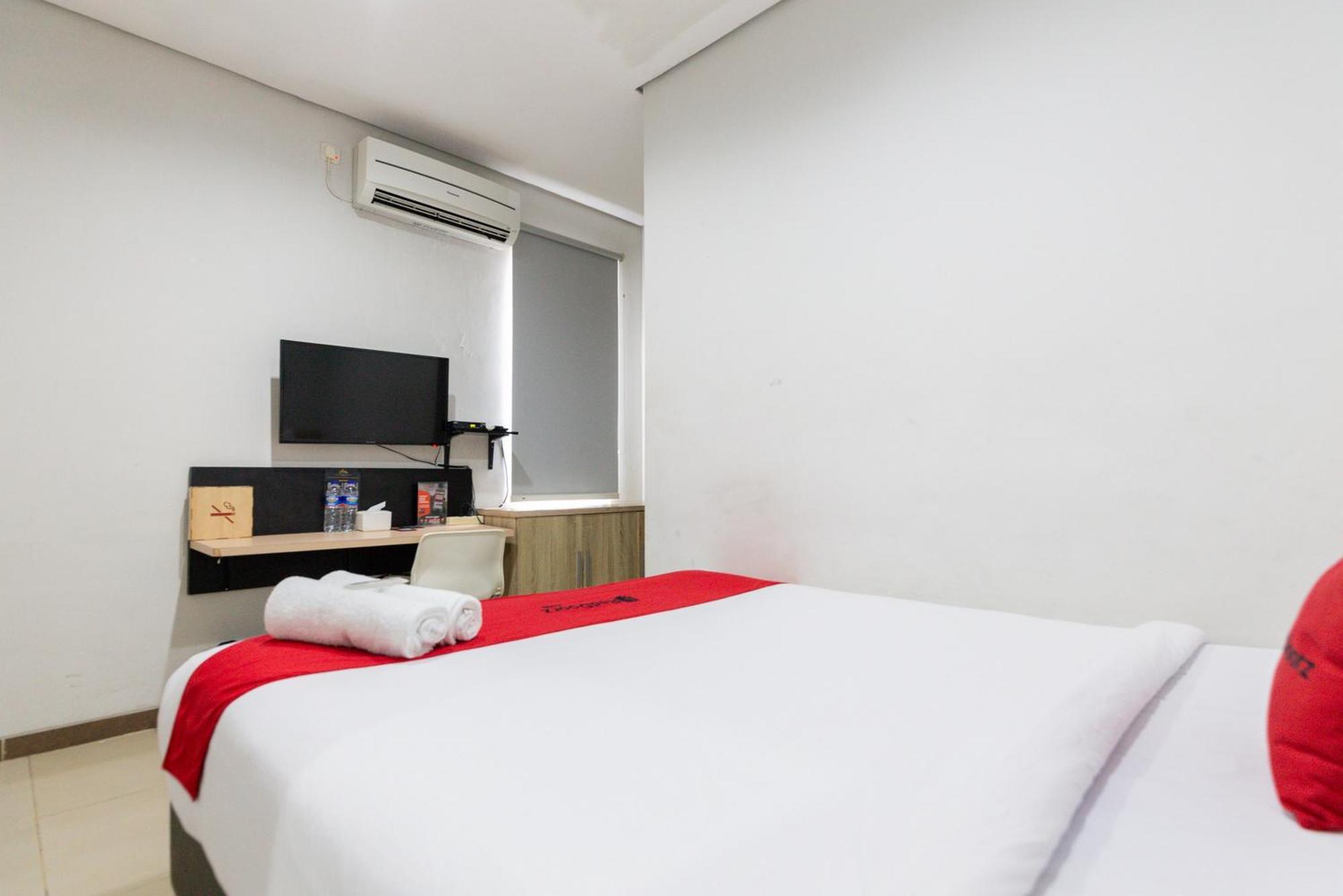 Reddoorz Plus Syariah Near Mall Pondok Indah Jakarta Exteriér fotografie