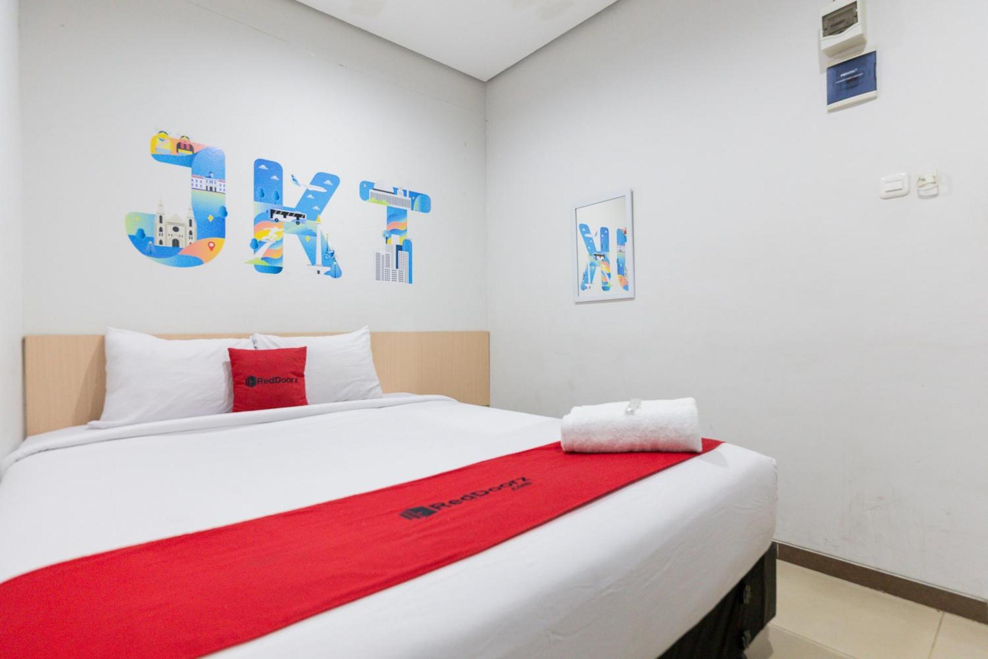 Reddoorz Plus Syariah Near Mall Pondok Indah Jakarta Exteriér fotografie