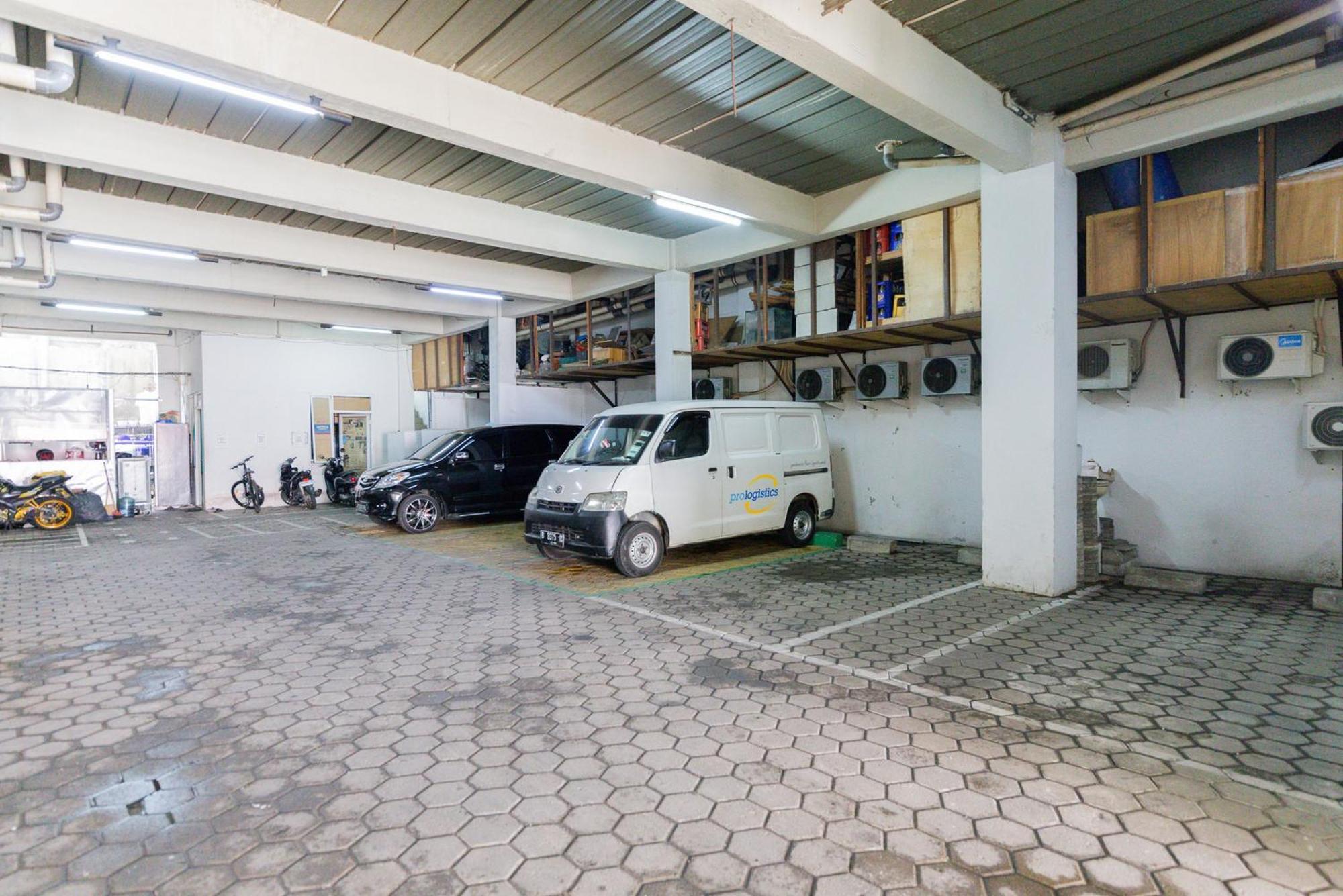 Reddoorz Plus Syariah Near Mall Pondok Indah Jakarta Exteriér fotografie